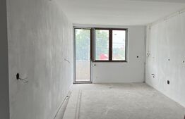 Apartament de 3 camere, 2 balcoane, 93 mp, etaj 1