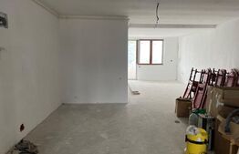 Apartament de 3 camere, 2 balcoane, 92 mp, zona Careiului