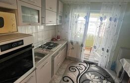 Apartament de vanzare , 78 mp ,Zona Botizului , cu acoperiș 