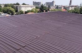 Apartament 2 camere, zona Micro14 , cu acoperiș și balcon inchis