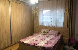Casa de vanzare ,  240mp utili , doua fronturi , Zona Piata de Vechituri