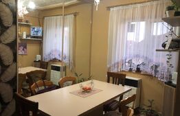 Casa de vanzare ,  240mp utili , doua fronturi , Zona Piata de Vechituri