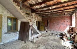 Casă Renovabilă cu Teren Generos în Zona Garofițelor