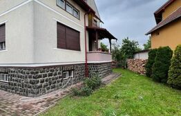 Casa 274 mp, teren 443 mp, zona centru LIVADA, pretabila si ptr uz comercial 