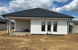 Zona liniștită! Casa în cartier rezidențial, 107mp, 496 mp teren