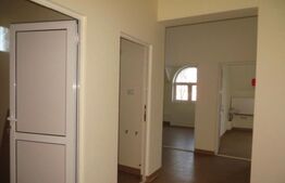 Casa de vanzare , anterior clinica medicala , 1174mp, 30 camere 