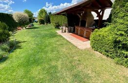 Vilă la Lac în Zona Apa - Oază de Confort și Eleganță