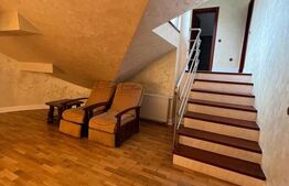 Casă în Zona Strada Botizului