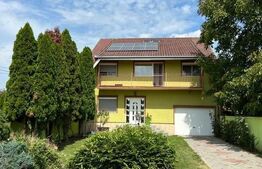 Proprietate de excepție cu casă spațioasă, piscină și teren generos