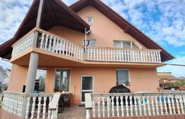 Casa de vanzare ,  220mp , zona AquaStar