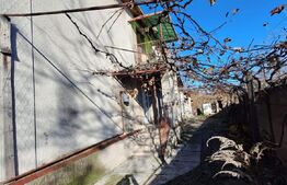 Casa de vanzare , 120mp , 900 mp teren , Piata de vechituri