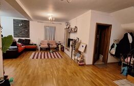 Casa cu 5 camere, 240 mp, zona-Lazuri