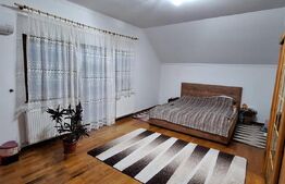 Casa cu 5 camere, 240 mp, zona-Lazuri