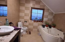 Casa cu 5 camere, 240 mp, zona-Lazuri