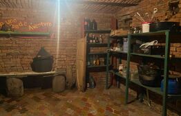 Oportunitate !!!Casa semicentrala cu 2 apartamente 