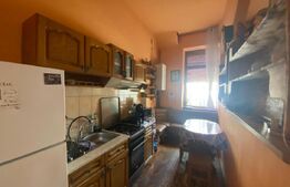 Oportunitate !!!Casa semicentrala cu 2 apartamente 