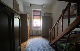 Oportunitate !!!Casa semicentrala cu 2 apartamente 