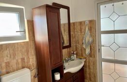 Casa 3 camere + curte 