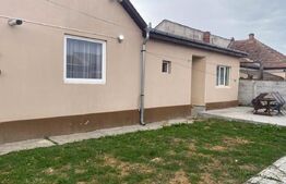 Casa 3 camere + curte 