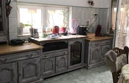 Casa , 7 arii de teren , zona semicentral