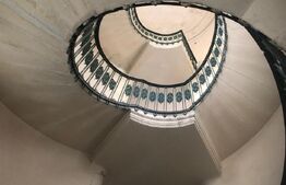 De vanzare apartament 3 camere, ultracentral , cu acoperiș 