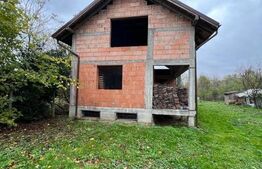 Casă în Construcție pe Malul Somesului