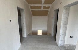 Casă spațioasă, cartierul Micro 17