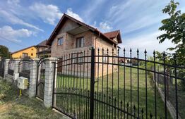 Casă spațioasă, cartierul Micro 17