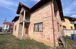 Casă spațioasă, cartierul Micro 17