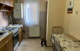 Apartament 3 camere în Piața 25 Octombrie, etaj 3/10