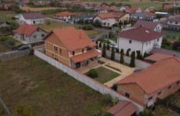 Casa de vanzare cu 6 camere, 480 mp, zona Vetis