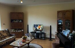 Casa de vanzare cu 6 camere, 480 mp, zona Vetis