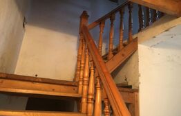 De vanzare casa , 250 mp, doua fronturi  , zona Centrala