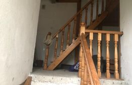 De vanzare casa , 250 mp, doua fronturi  , zona Centrala