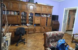 Casa cu 3 camere, 137 mp, semicentral