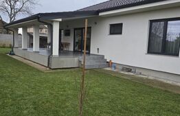 Casa 3 camere, 200 mp, Lazuri