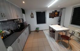 Casa cu 8 camere, 315 mp, zona Closca