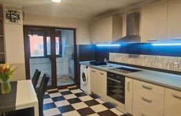 Apartament de vanzare, cu 3 camere, 102 mp, zona Centrala