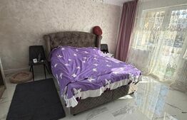  Apartament de vanzare  3 camere decomandat, zona Micro 16