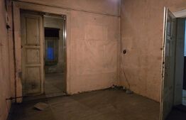 Casa de vanzare, 6 camere, 137 mp, teren 579 mp, zona semicentrala