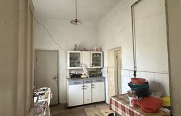 Casa de vânzare cu 3 camere, 93 mp utili, 784 mp teren, zona 14 Mai