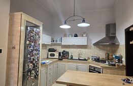 Casa cu 3 camere, 135 mp, zona Piata Mica