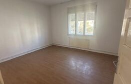 Casa de locuit cu 3 camere, 80 mp, cu 683 mp teren, zona Centrala