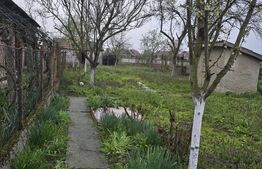 Casa de vanzare, cu 2 camere, 117 mp, teren 2596 mp, zona Boghis 