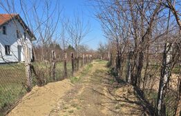 Teren intravilan de vanzare, 1400 mp, zona Bercu Rosu