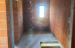 Casa de vanzare cu 2 camere, 93 mp, zona Martinesti