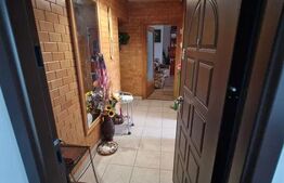 Apartament de vanzare cu 3 camere, 76 mp utili, zona Carpati 2