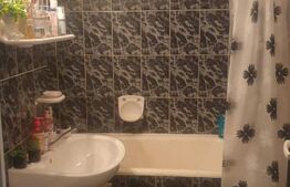 Apartament de vanzare cu 3 camere, 70 mp utili, Zona Micro 17