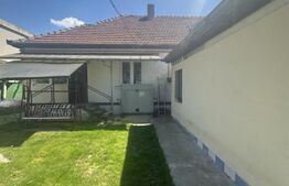 Doua case de vanzare cu 3 camere 120mp, intr-o curte de 536mp teren, zona 14 MAI