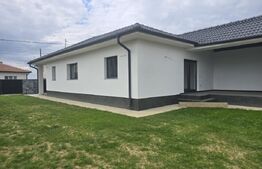 Casa 2 camere, 120 mp -7.8 ari teren . Lazuri